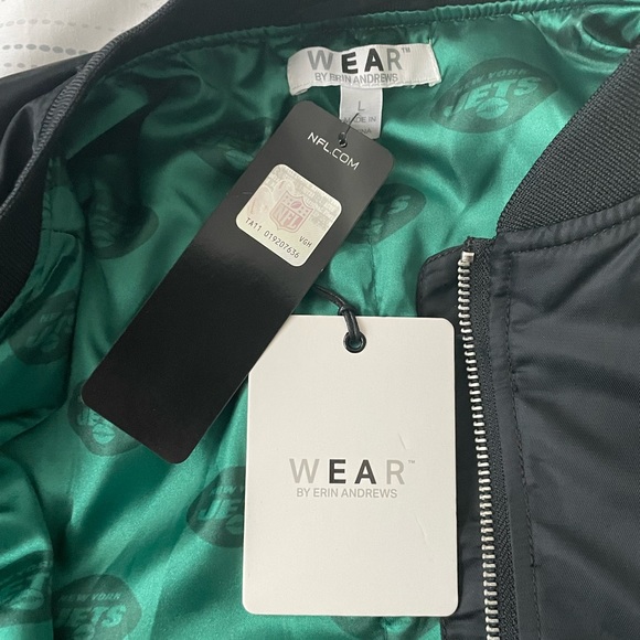 NFL Official Merch- Jets Retro Bomber Jacket (NWT) - Picture 4 of 5